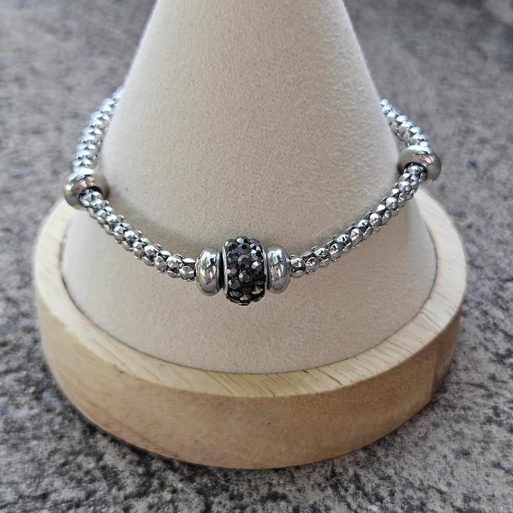 Chic Silver Bracelet with Black Bead Accent Women's Jewelry